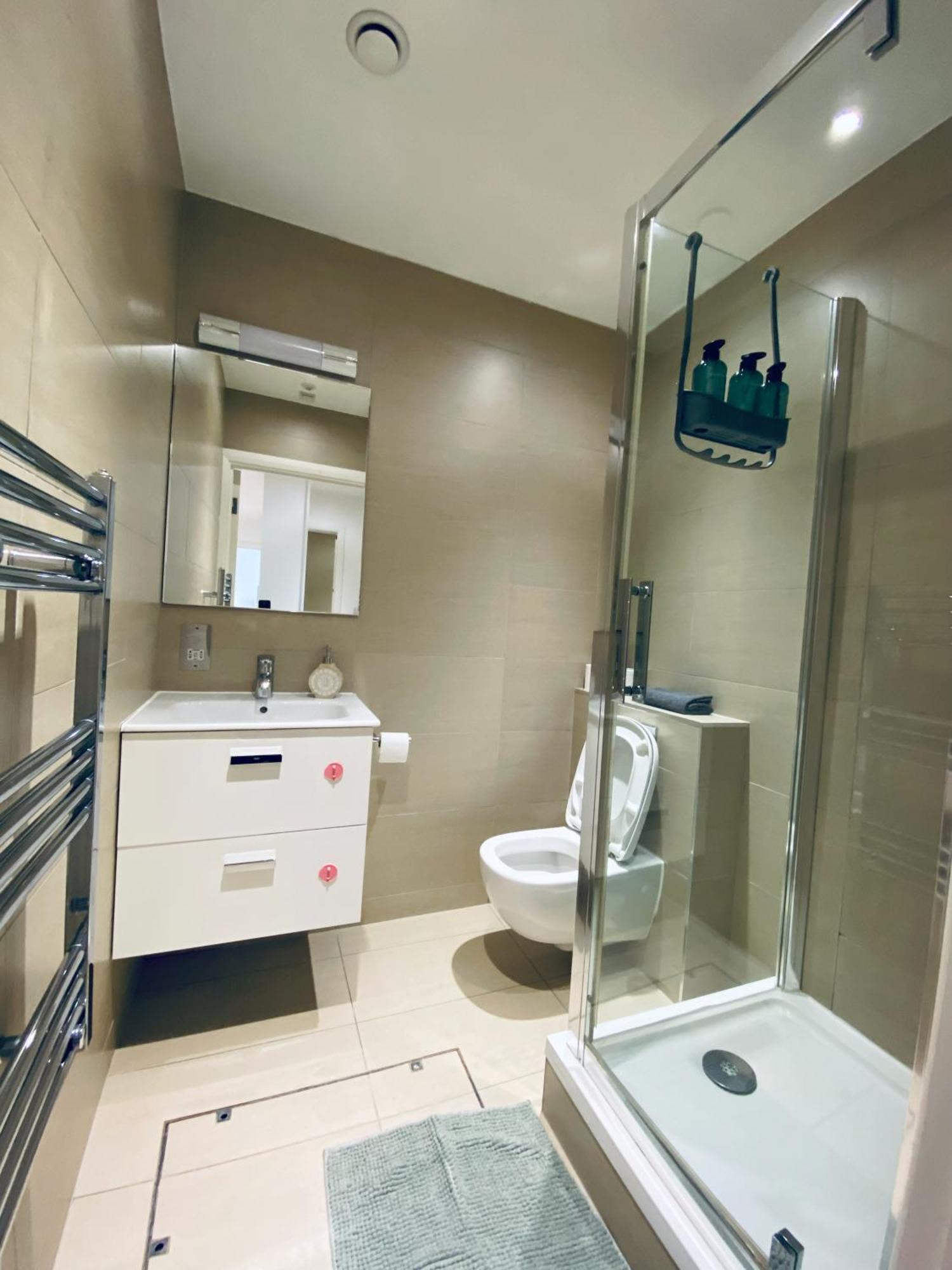 2 Bedroom Flat - 2 Bath - 15 Min Camden Town London Eksteriør bilde